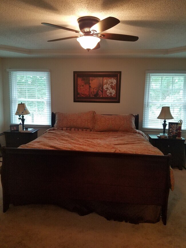 Building Photo - FANTASTIC TOWN HOME ON GREENBRIER FAIRWAYS GOLF COURSE!