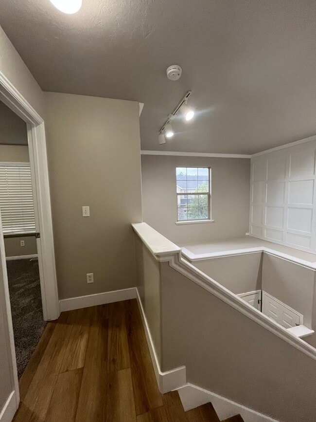 Building Photo - 3 Bedroom/2.5 Bathroom Townhome in Riverton