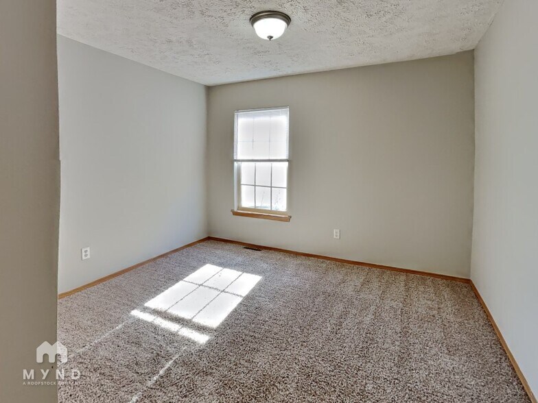 Building Photo - 1143 S Brown Ave