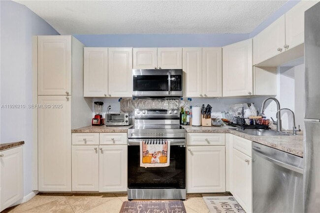 Building Photo - 3050 NW 42nd Ave