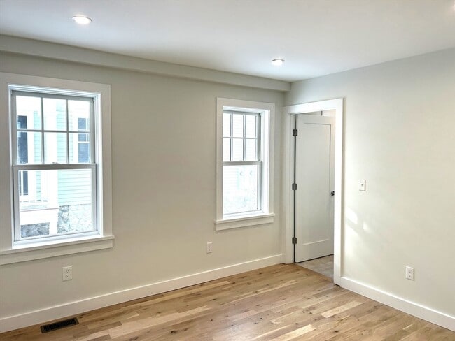 Building Photo - 40 Prospect St