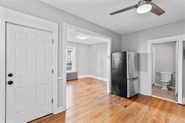 Building Photo - 394 Gregory St