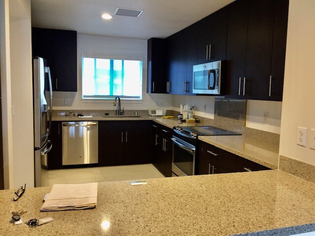Building Photo - 437 Kailua Rd