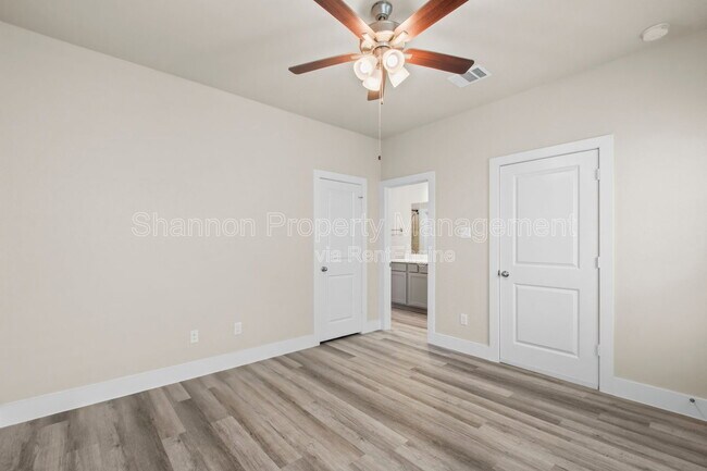 Building Photo - 9012 Lonestar Creekbend Ln