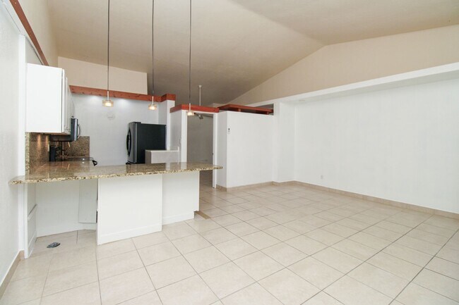 Building Photo - ANNUAL UNFURNISHED ** Wiggins Pass West **...