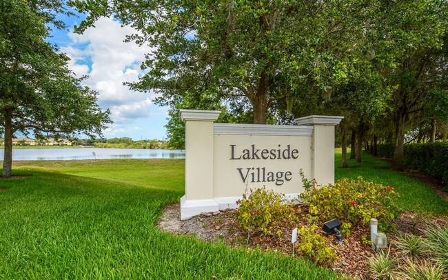 Building Photo - Lakeside Village Townhouse 2 Bedroom  2.5 ...