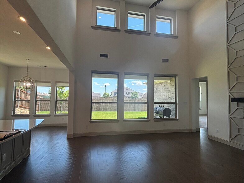 Building Photo - 1702 Trellis Dr