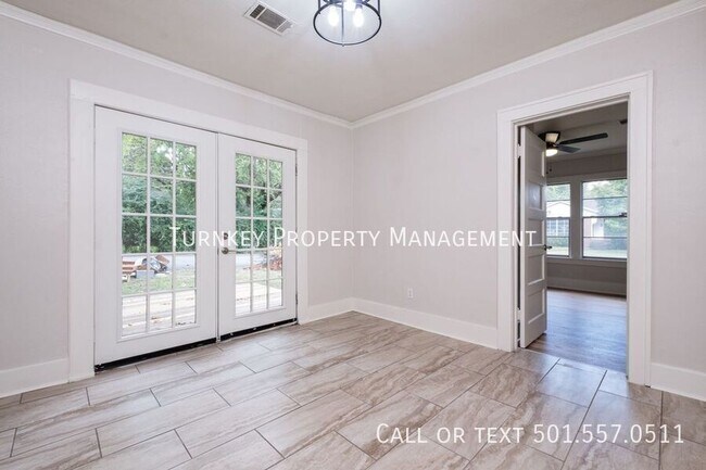 Building Photo - 324 N Jackson St