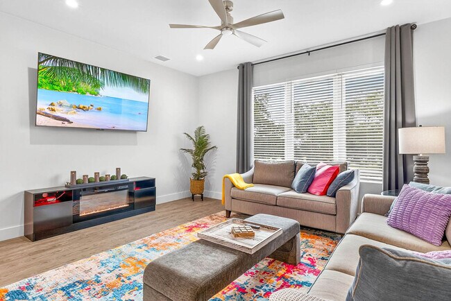 Building Photo - 620 Petit Wy