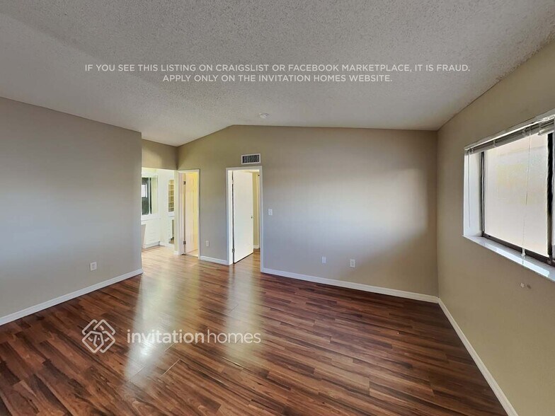 Building Photo - 6419 NW 192nd Terrace