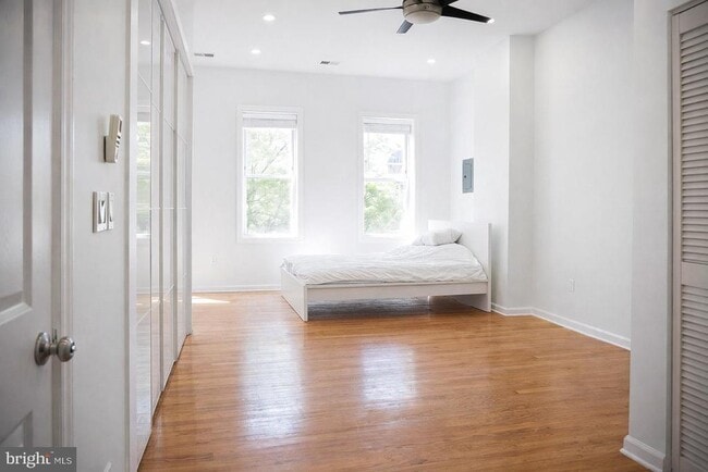 Building Photo - 1605 New Jersey Ave NW