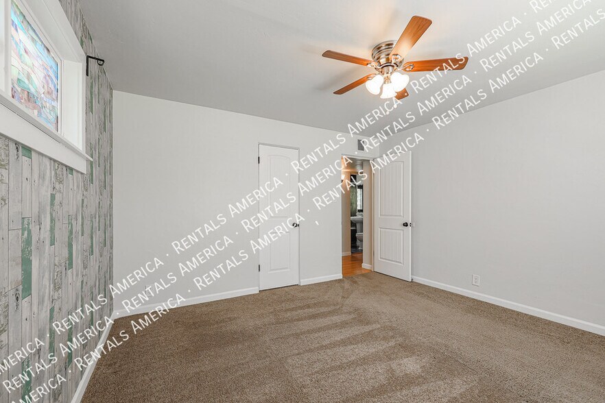 Building Photo - 1538 E Cedar St