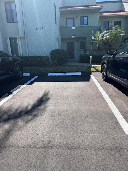 Building Photo - 5403 SE Miles Grant Rd