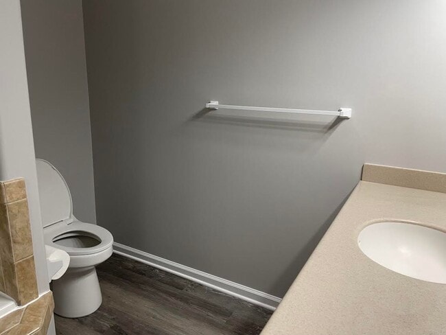 Building Photo - Woodbridge Pointe