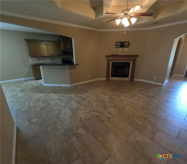 Building Photo - 2902 Lenora Dr