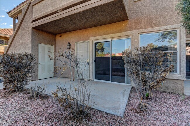 Building Photo - 5125 W Reno Ave