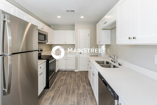 Building Photo - 5 Bedroom Pet-Friendly Home in Fayettevill...