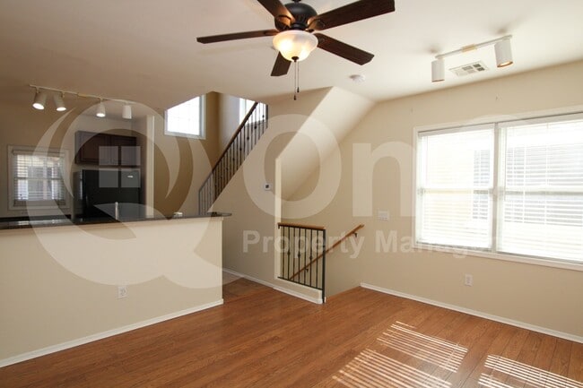 Building Photo - 1366 S Sabino Dr