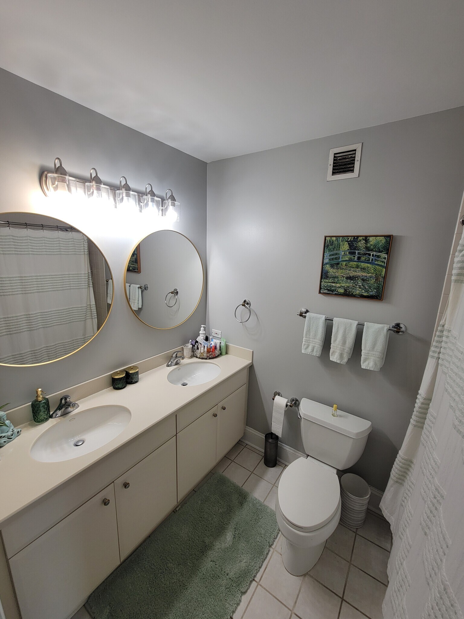 Building Photo - 33 W Ontario St