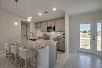 Building Photo - 2122 NW 9th Ave