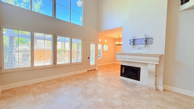 Building Photo - Gorgeous Two (2) Suites--- Executive Style 2BD/2.5BA + Loft, Two-Story TH at The Lake at Canyon L...