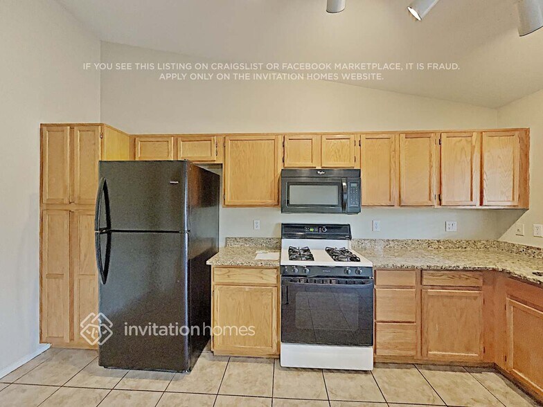 Building Photo - 9110 N 73rd Ln