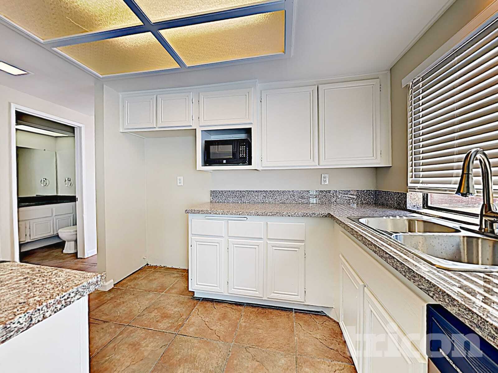 Building Photo - 15473 Casa Grande St