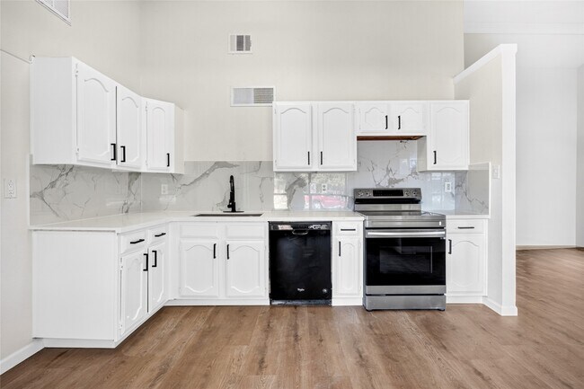 Building Photo - 24114 4 Sixes Ln