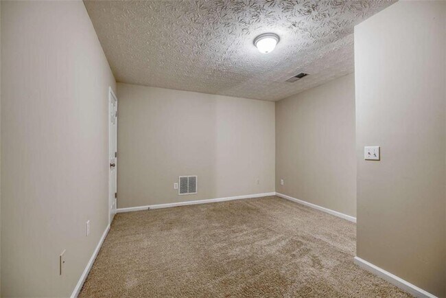 Building Photo - 453 Tara Commons Cir