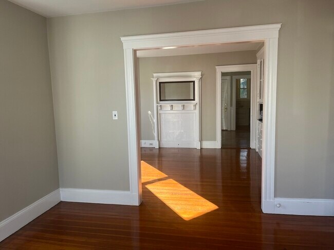 Building Photo - 25 Bradwood St