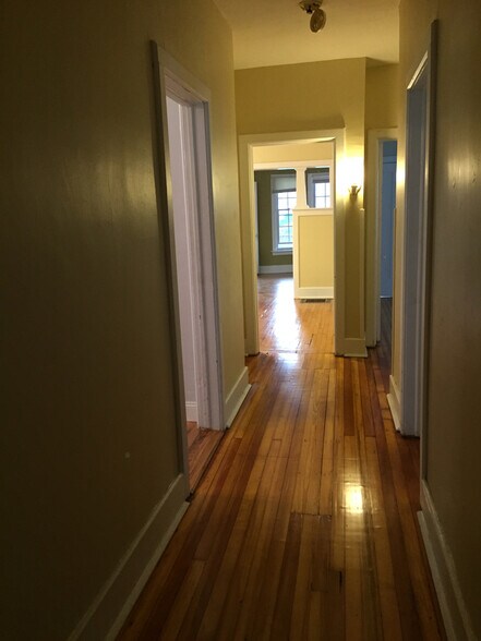 Building Photo - 940 Westcott St