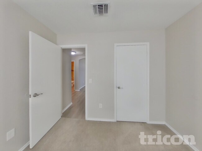 Building Photo - 6647 Hartnet Fields