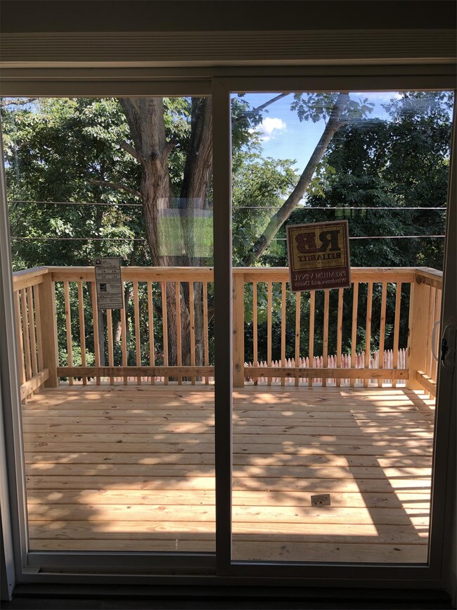 Building Photo - 675 N Overlook Dr