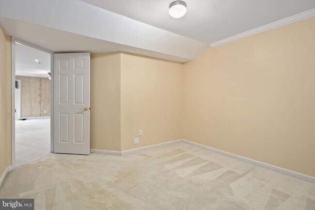 Building Photo - 3912 Maximilian Ct