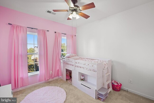 Building Photo - 12 Popes Creek Ln