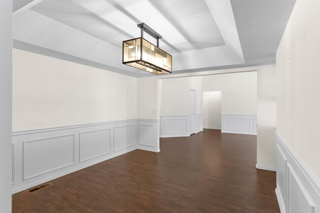 Building Photo - 8290 N Uplands Dr