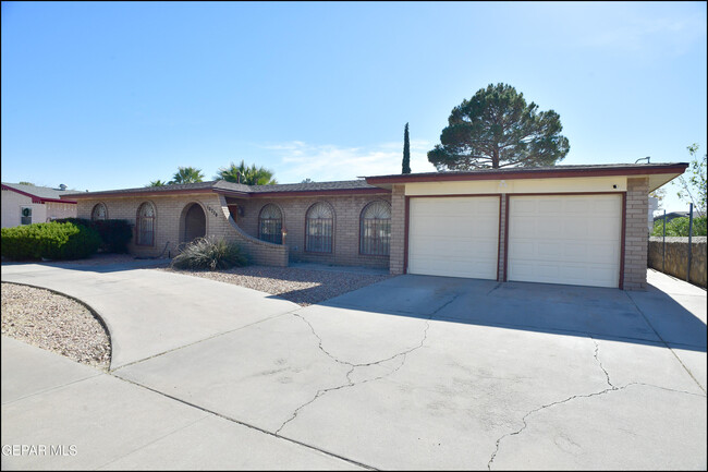 Building Photo - 10720 Aldama Ct