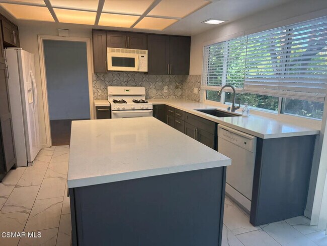 Building Photo - 739 San Martin Pl