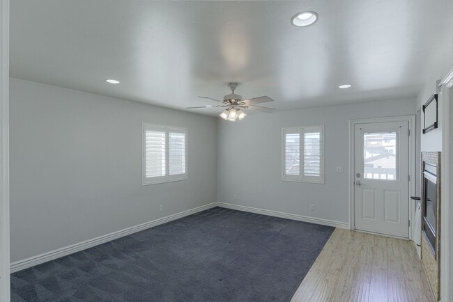 Building Photo - 3-Bed + 2.5 Bath Home with roof top deck with views of Ocean | Silverstrand Beach | Unfurnished