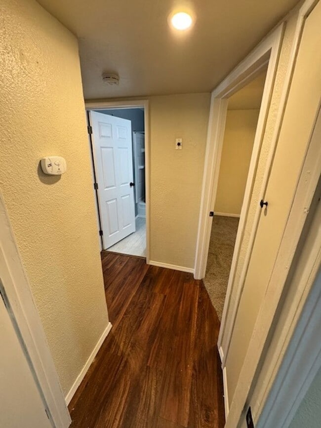 Building Photo - Recently Remodeled Home