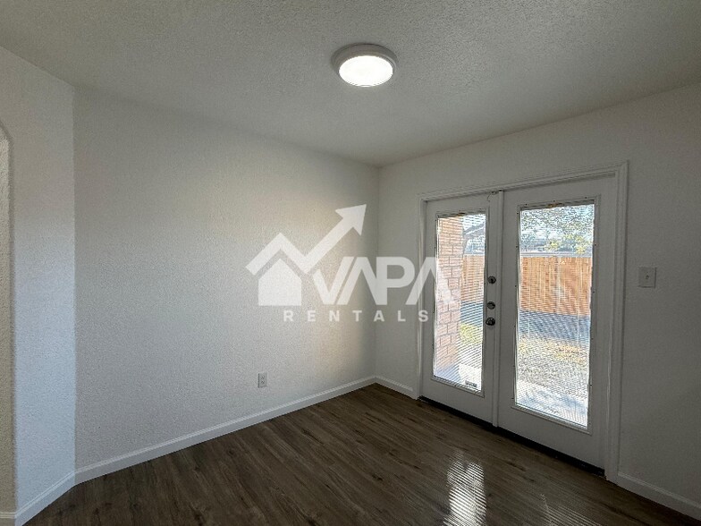 Building Photo - 6547 Estes Flats