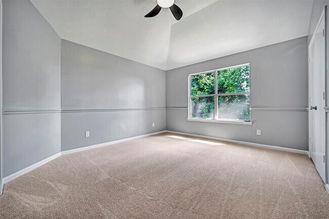 Building Photo - 22250 Queenbury Hills Dr