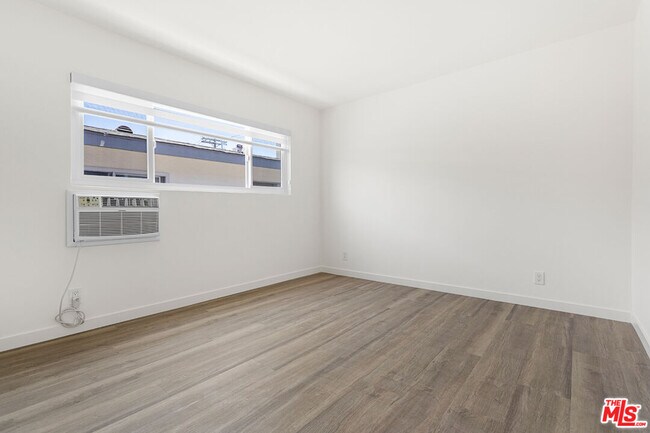 Building Photo - 1433 Brockton Ave