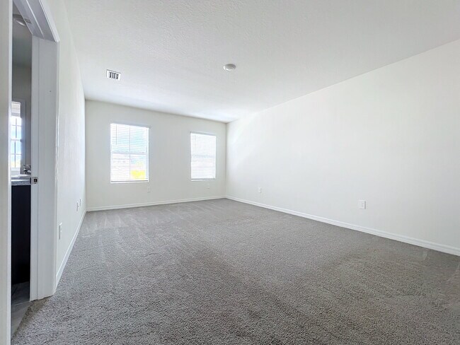 Building Photo - 12744 Lateral Root Dr