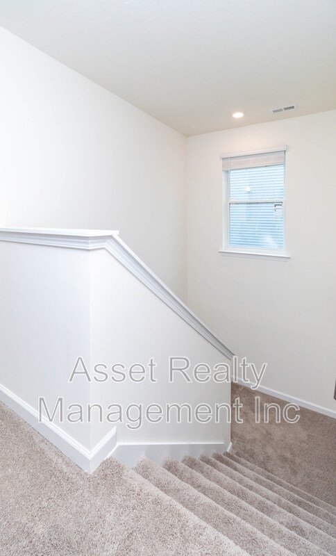 Building Photo - 2076 Southwood Cir
