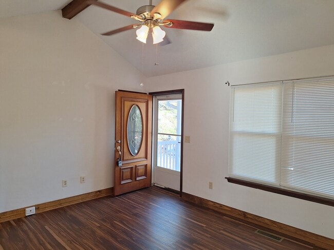 Building Photo - Splendid Garden Cottage in Lugoff, SC!