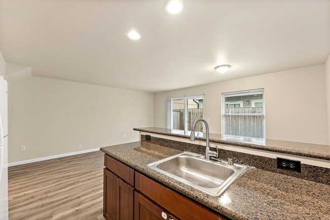 Building Photo - Invest LLC 4330