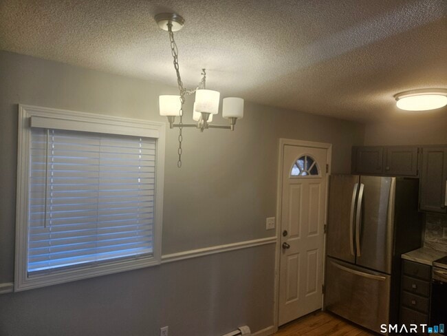 Building Photo - 63 Webb St