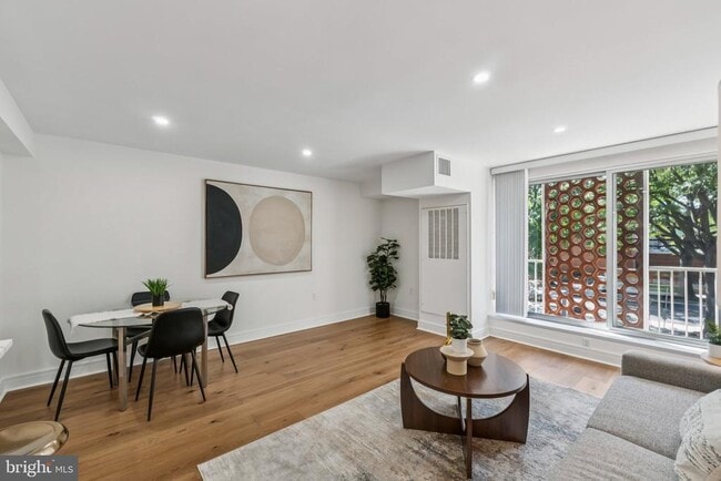 Building Photo - 800 4th St SW