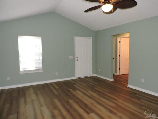 Building Photo - 5917 Last Big Tree Ln